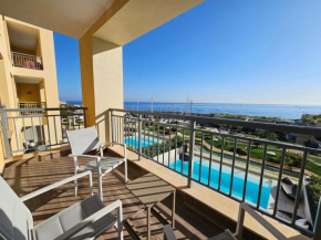 Stunning Seafront Portomaso Apartment